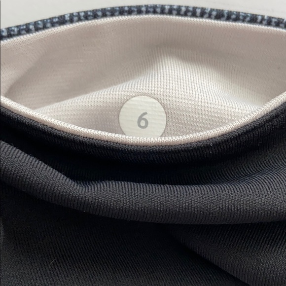 Lululemon Black & White 21” Capris - Picture 9 of 9